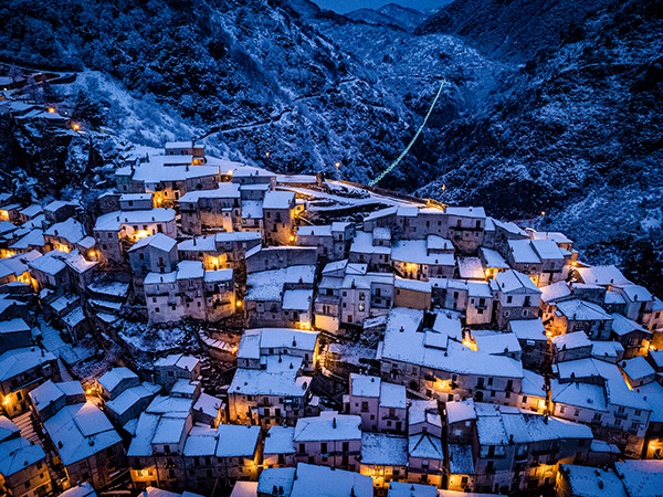 Castelsaraceno di notte