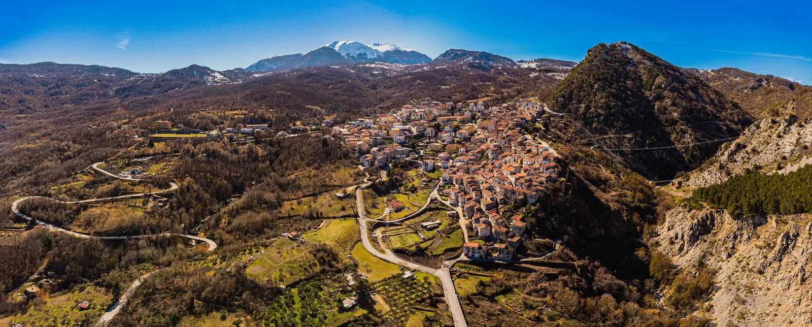 Vista panoramica di Castelsaraceno